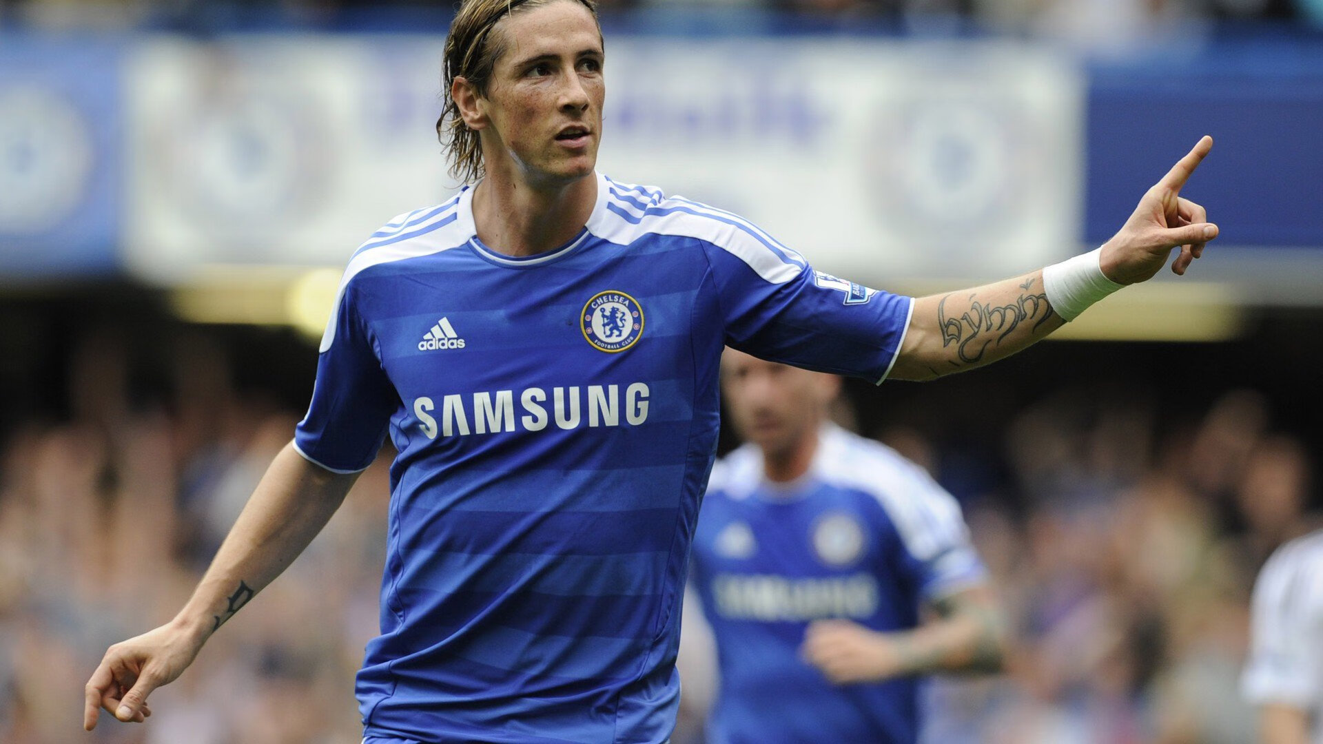 梅西迎来十五赛季出色发挥,巴黎圣日耳曼观众热烈欢呼!引发球迷热议